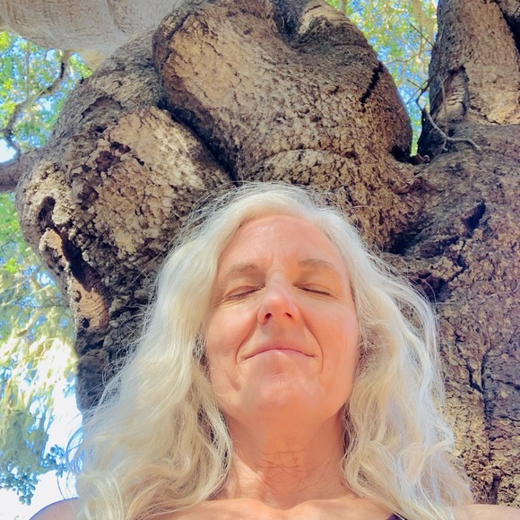 Meet your Posher, Karen - Picture 3 of 7